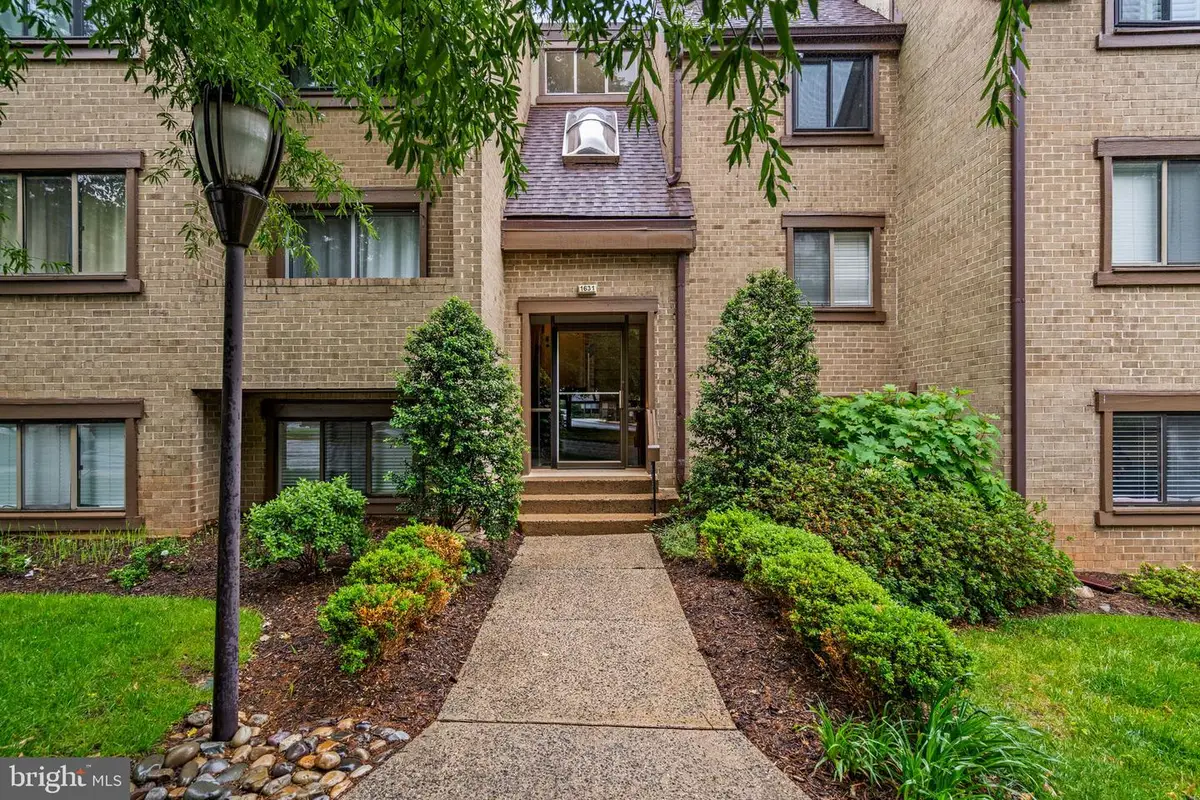 1631 Parkcrest Cir #8b/301, Reston, VA 20190 - #1