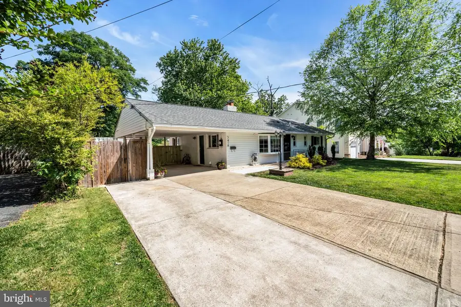 7418 Blackford St, Springfield, VA 22151 - #3