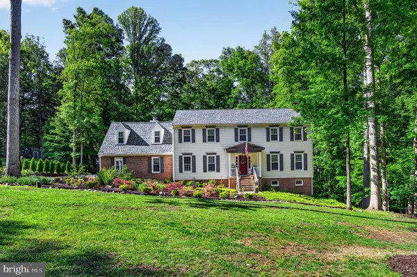 10424 Hampton Rd, FAIRFAX STATION, VA 22039