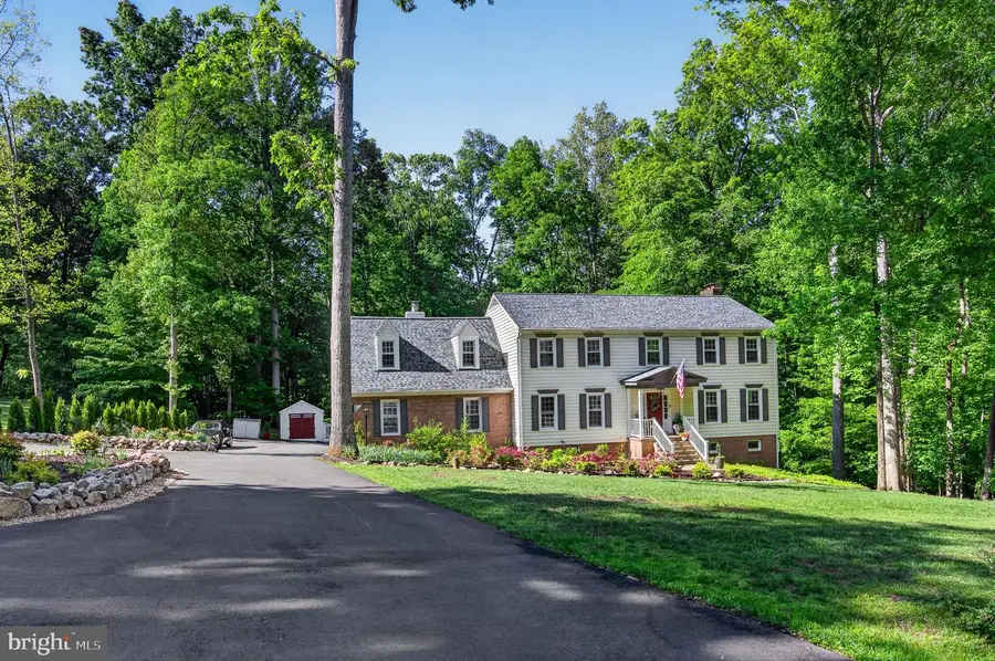 10424 Hampton Rd, Fairfax Station, VA 22039 - #2
