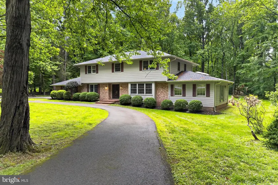 9507 Arnon Chapel Rd, Great Falls, VA 22066 - #3