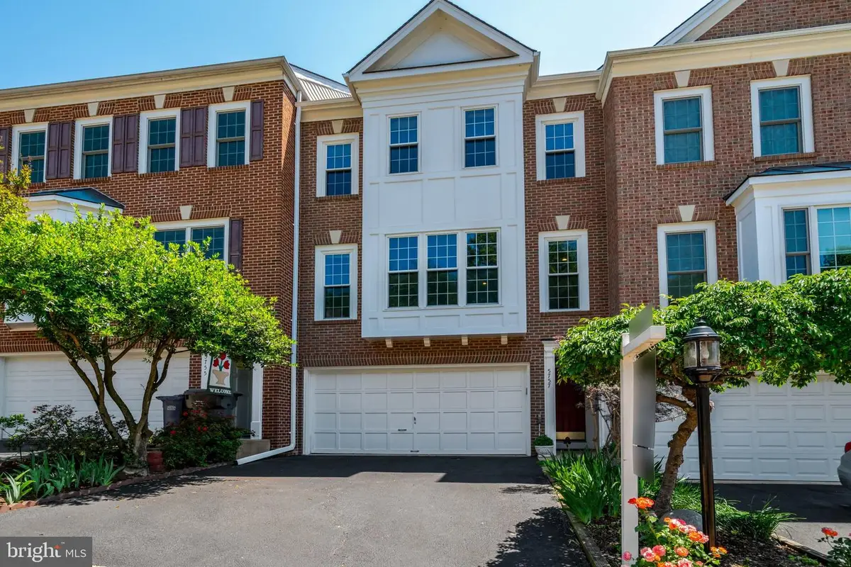 5757 Governors Pond Cir, Alexandria, VA 22310 - #1