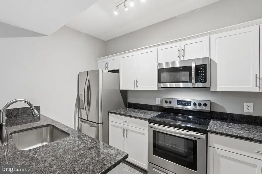 12155 Penderview Ter #823, Fairfax, VA 22033 - #3