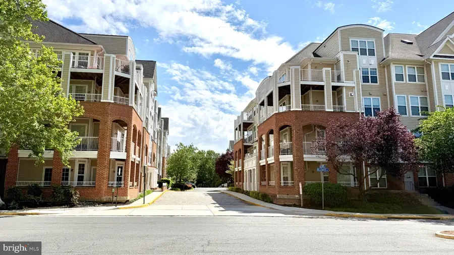 2700 Bellforest Ct #108, Vienna, VA 22180 - #2