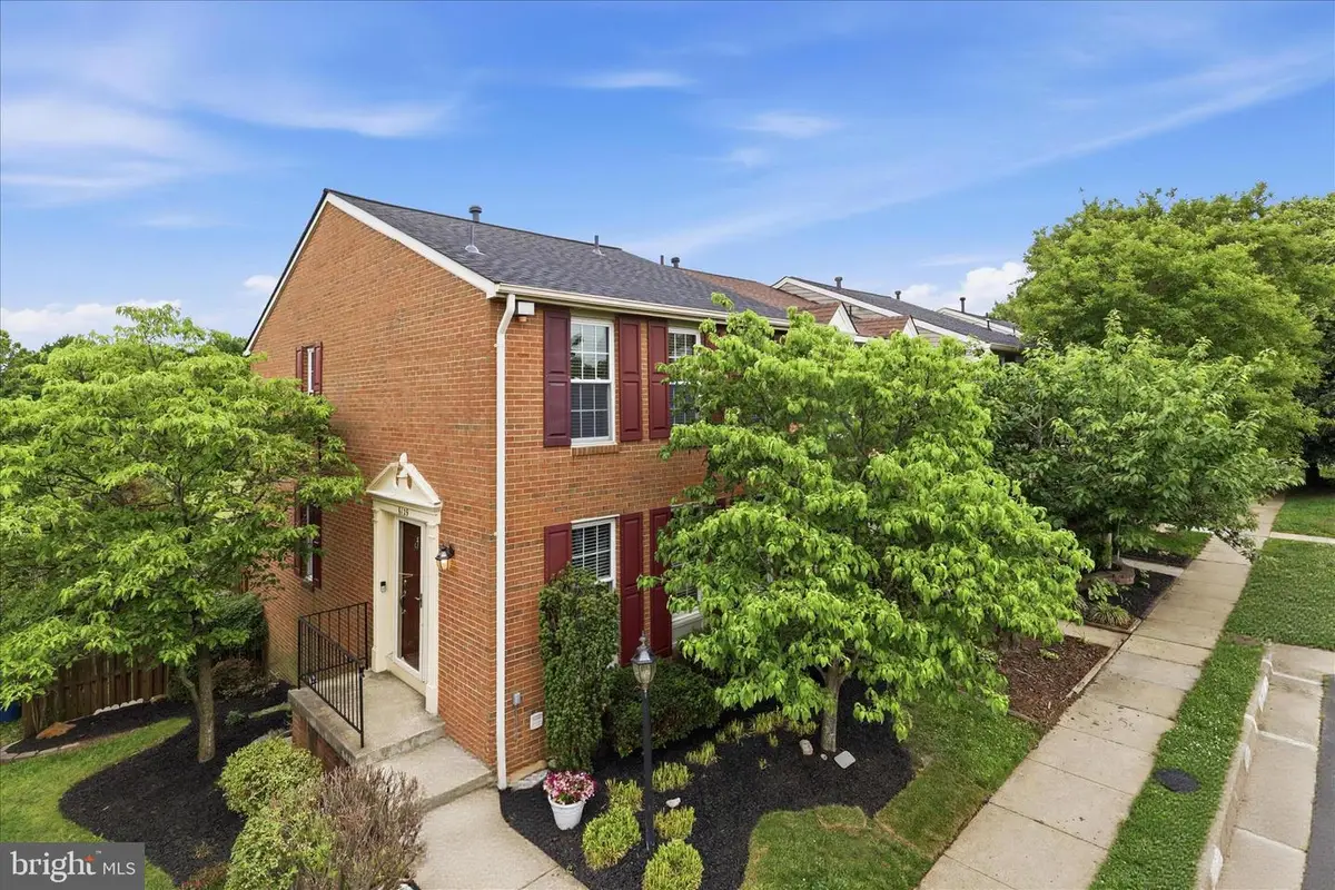6129 Hyacinth Dr, Alexandria, VA 22310 - #1