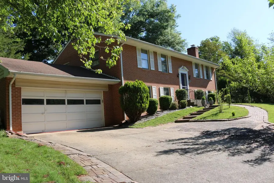 10500 Linfield St, Fairfax, VA 22032 - #2