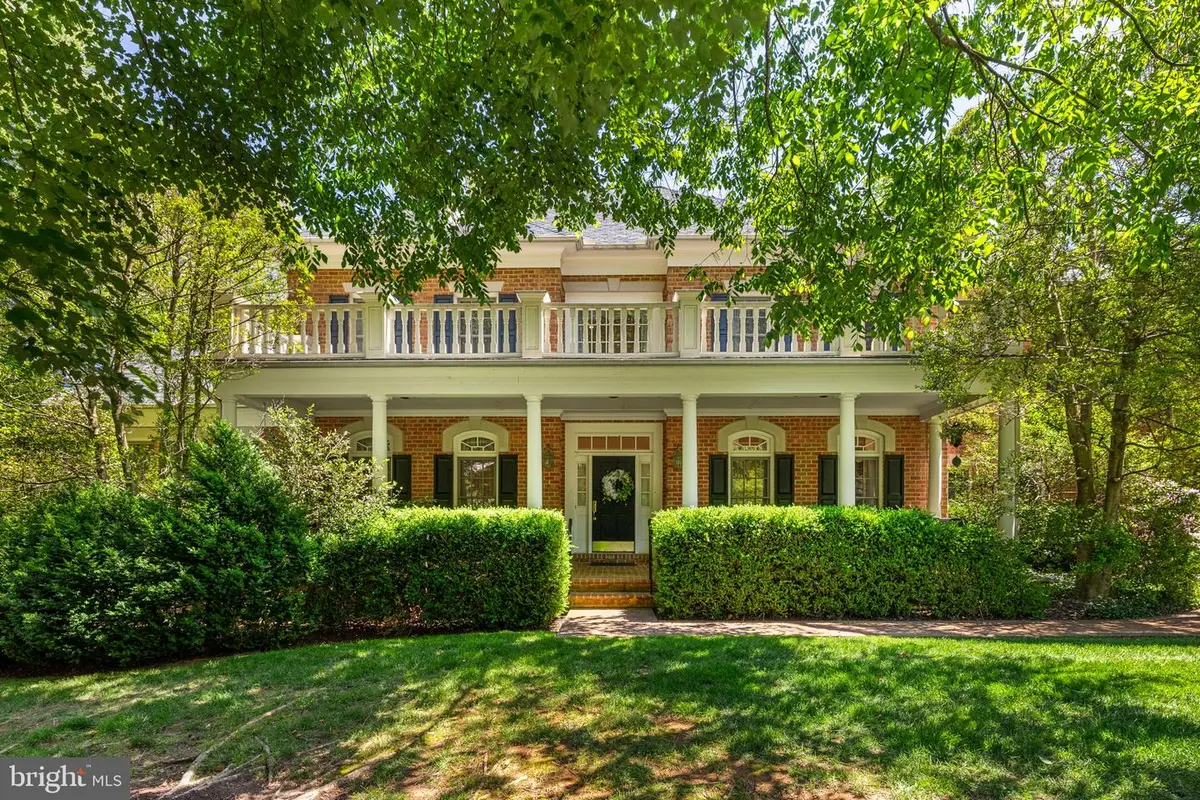 897 Chinquapin Rd, McLean, VA 22102 - #1