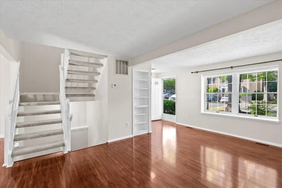 7914 Tyson Oaks Cir, Vienna, VA 22182 - #3