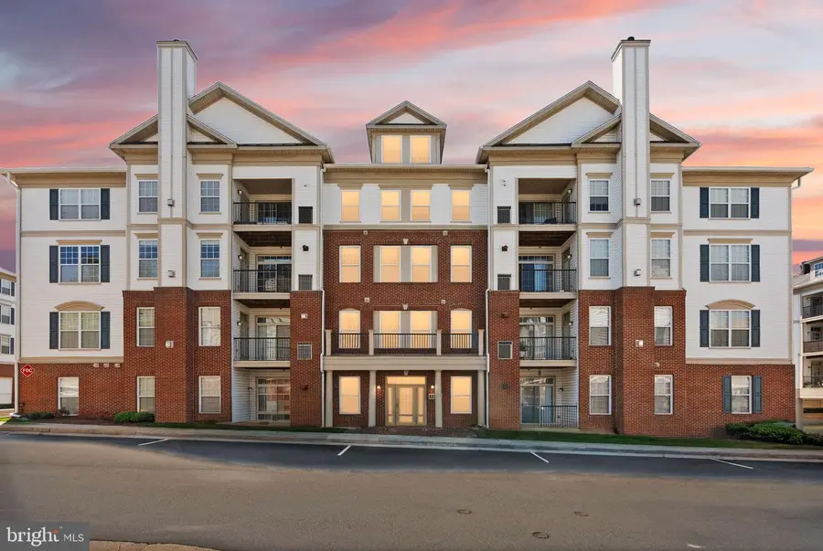 11575 Cavalier Landing Ct #403, Fairfax, VA 22030 - #2