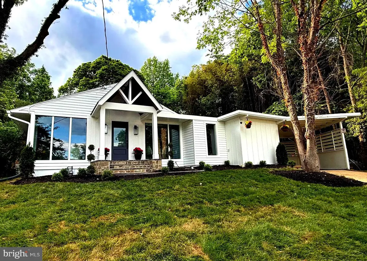 3020 Fredsen Pl, Falls Church, VA 22042 - #1