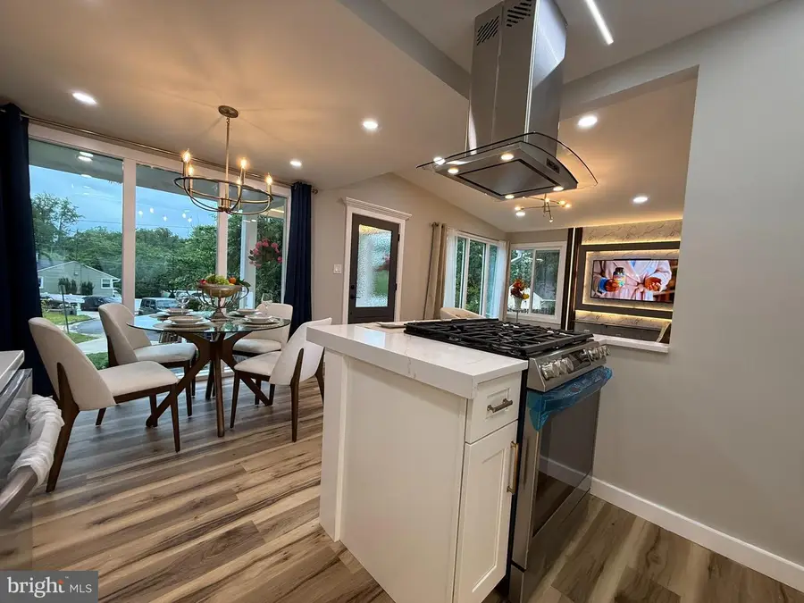 3020 Fredsen Pl, Falls Church, VA 22042 - #2