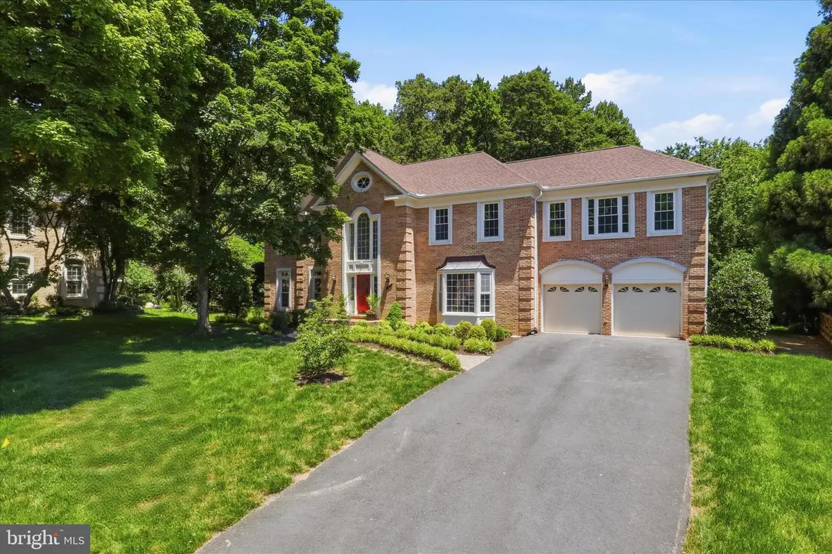 9114 Oak Chase Ct, Fairfax Station, VA 22039 - #1