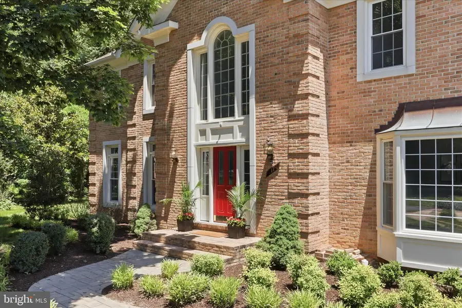9114 Oak Chase Ct, Fairfax Station, VA 22039 - #3