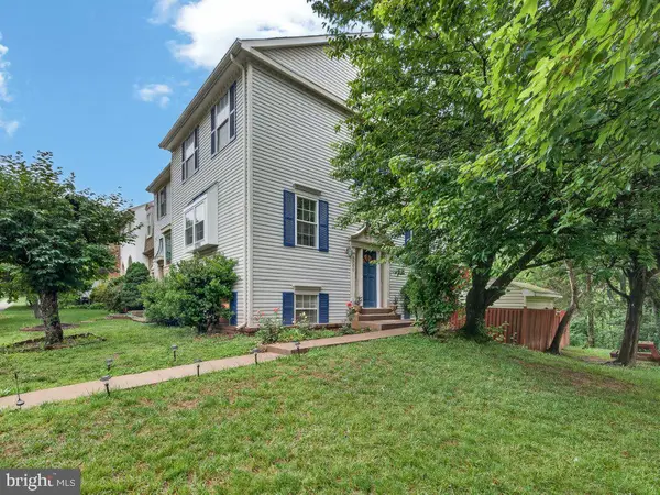 5700 Mason Bluff Dr, BURKE, VA 22015