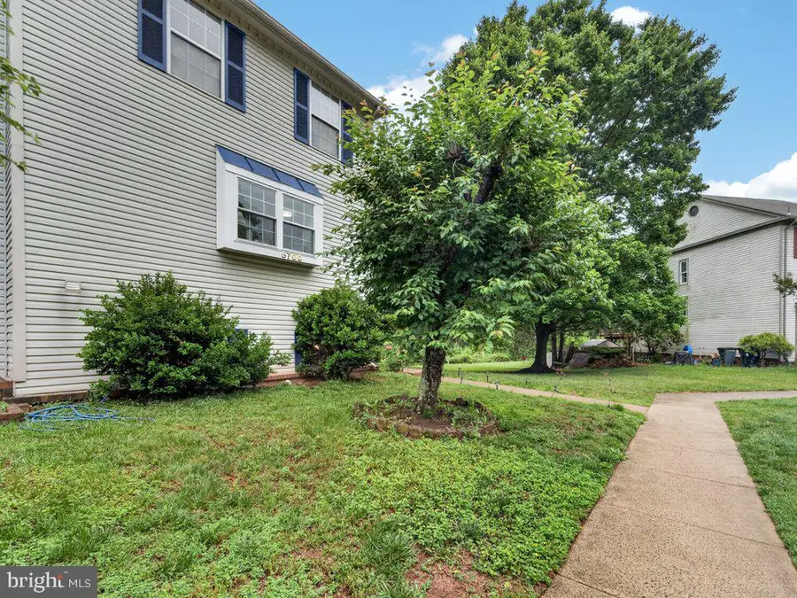 5700 Mason Bluff Dr, Burke, VA 22015 - #2