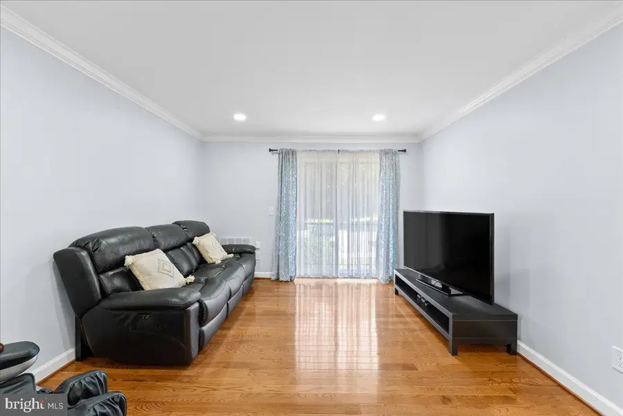14901 Rydell Rd #201, Centreville, VA 20121 - #3
