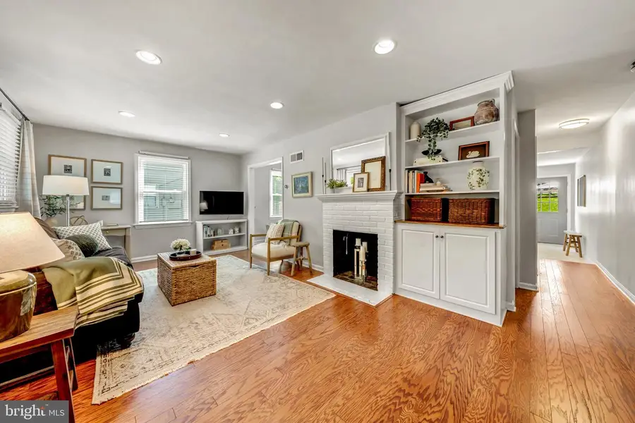 3144 Holloway Rd, Falls Church, VA 22042 - #3