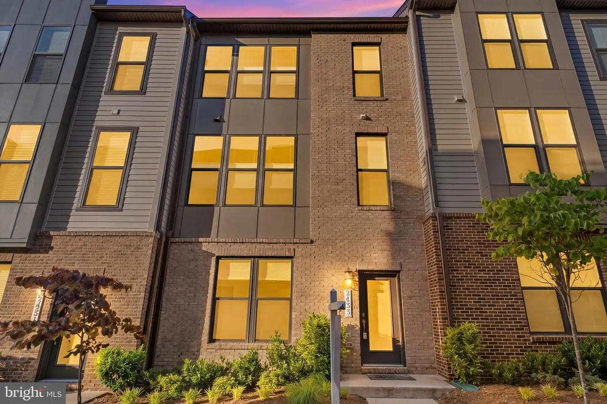 2433 Liberty Loop, Herndon, VA 20171 - #1