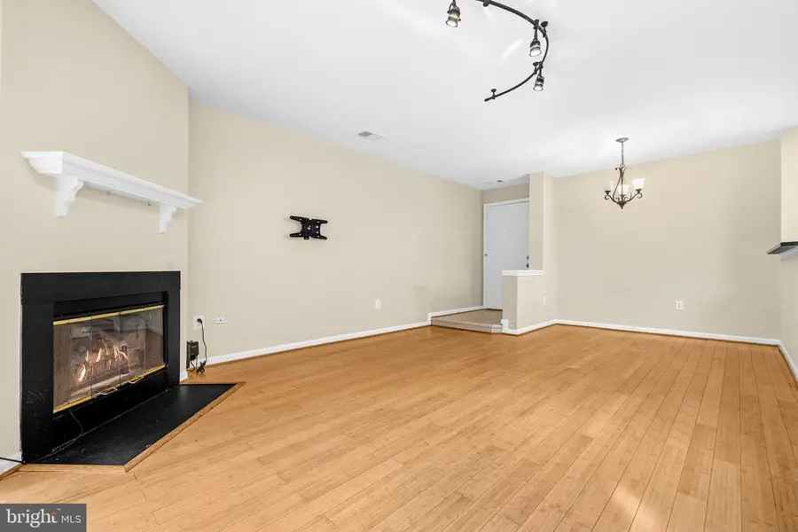 6923 Victoria Dr #b, Alexandria, VA 22310 - #3