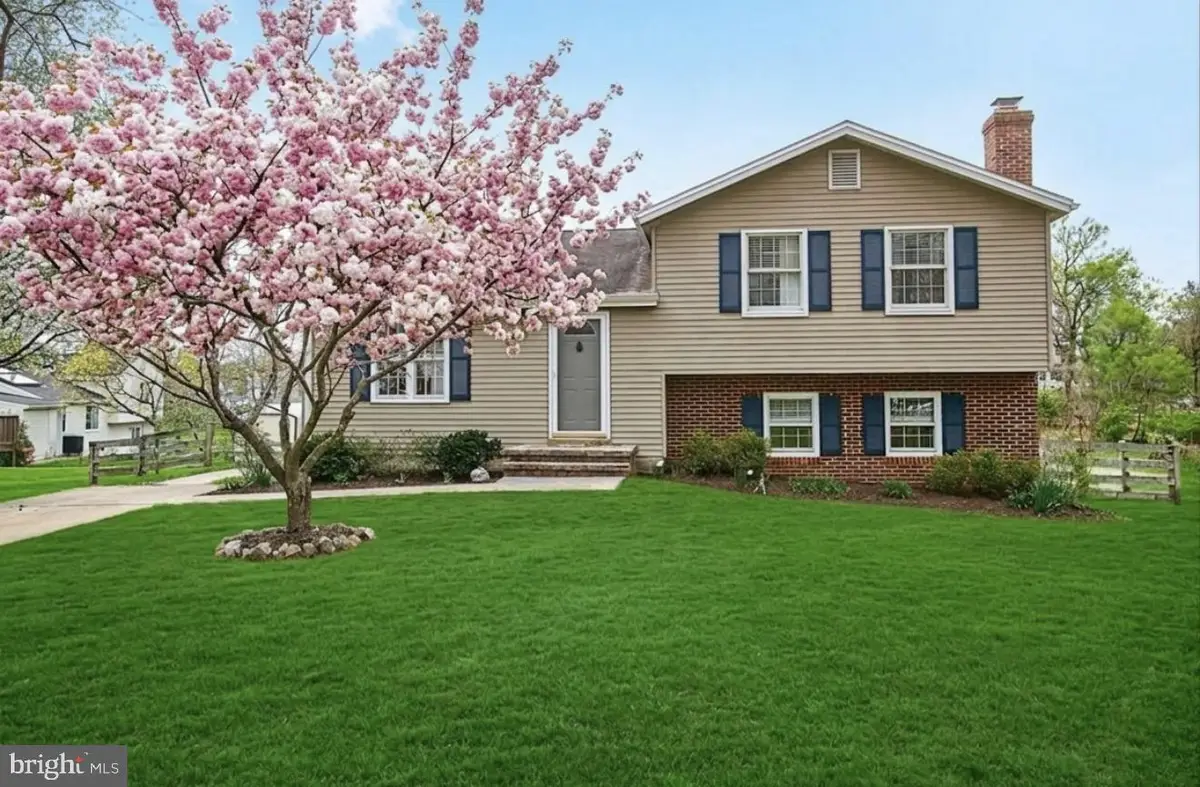 15303 Blueridge View Dr, Centreville, VA 20120 - #1