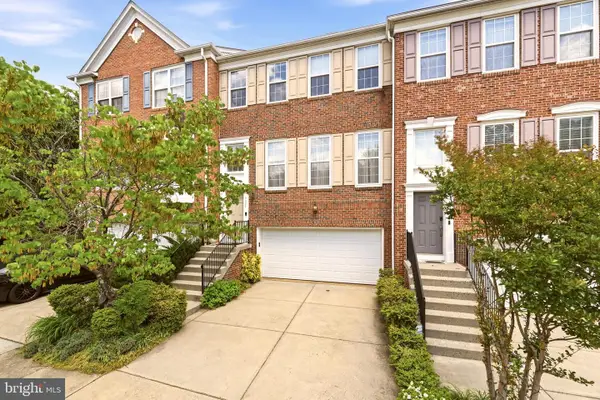 4093 Oak Village Landing, FAIRFAX, VA 22033