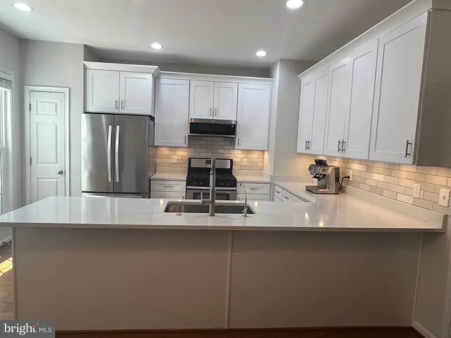 5357 Crimson Sky Ct, Centreville, VA 20120 - #2