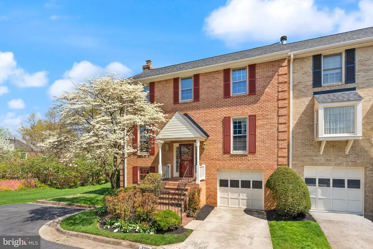 7001 Dunningham Pl #7, McLean, VA 22101 - #1