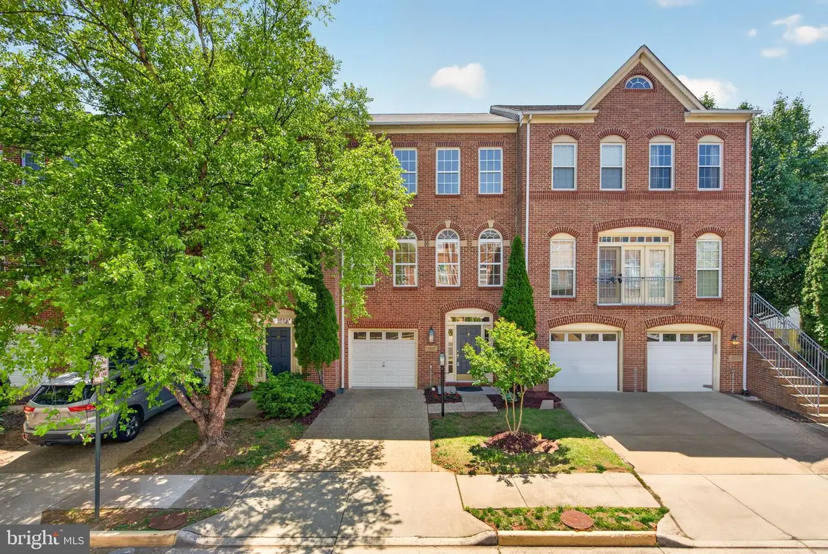 13597 Big Boulder Rd, Herndon, VA 20171 - #1