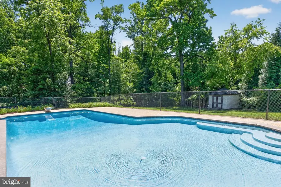 6727 Newington Rd, Lorton, VA 22079 - #3