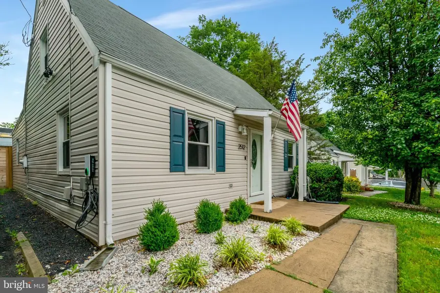 2512 Jamaica Dr, Alexandria, VA 22303 - #2