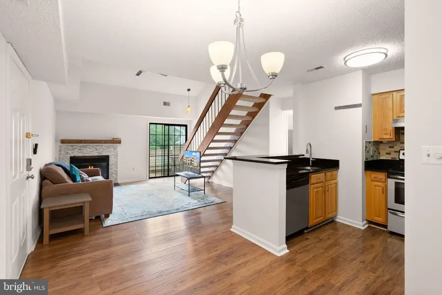 6955 Mary Caroline Cir #i, Alexandria, VA 22310 - #2