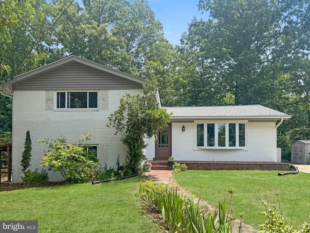 3905 Sulgrave Dr, Alexandria, VA 22309 - #1