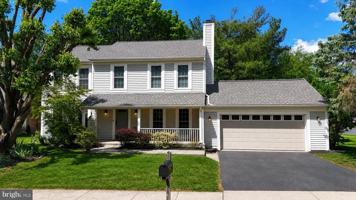 5518 Sequoia Farms Dr, Centreville, VA 20120 - #1