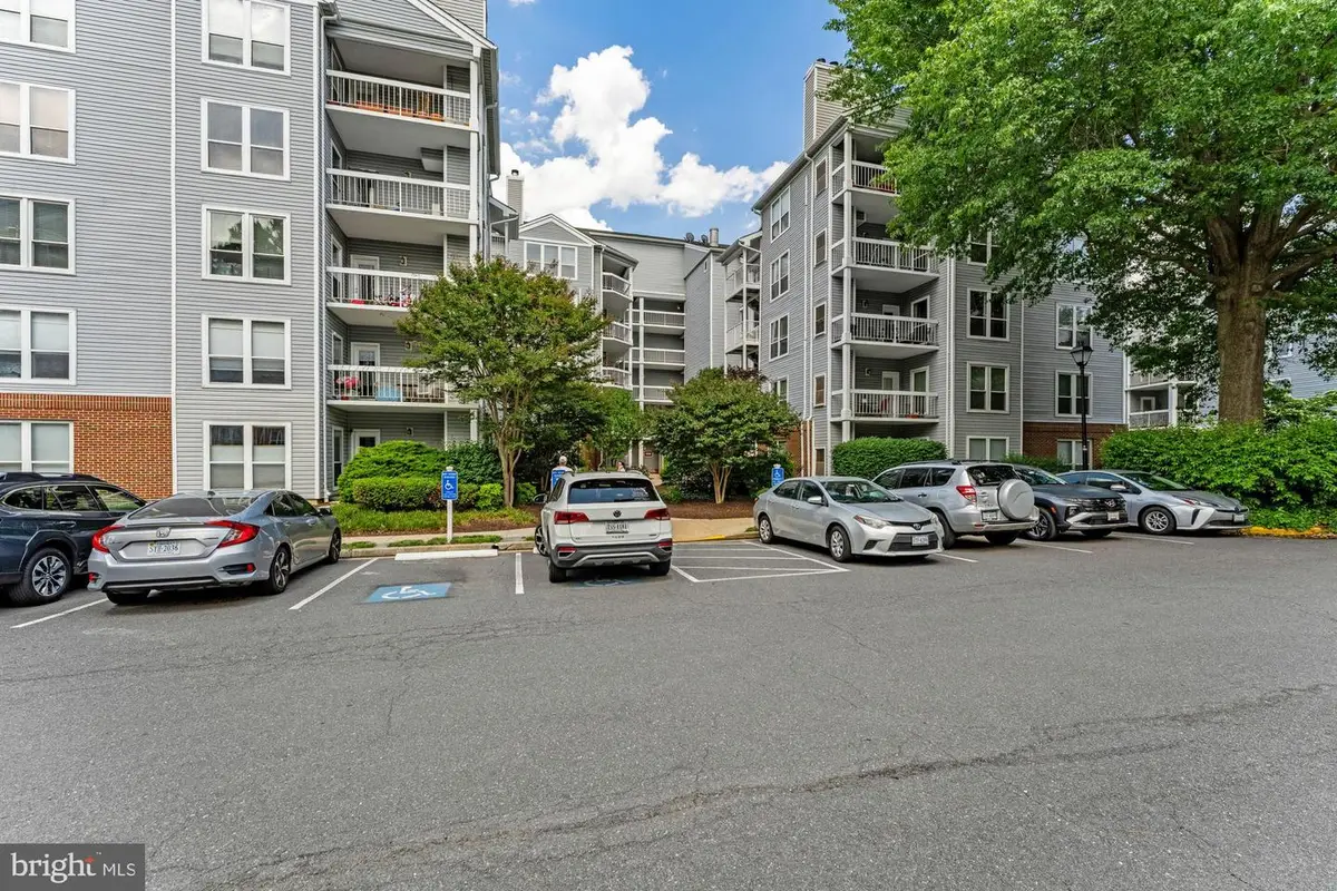 3175 Summit Square Dr #5-c2, Oakton, VA 22124 - #1