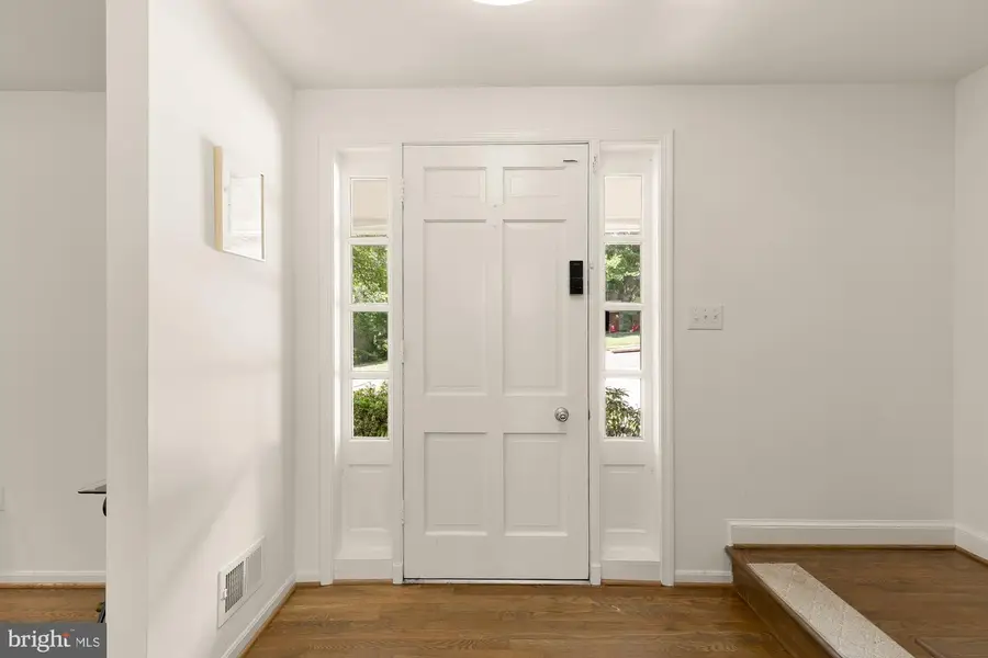 10103 Dundalk St, Fairfax, VA 22032 - #3