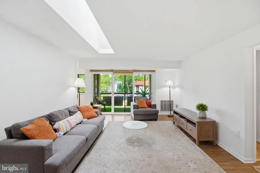 2845 Windsor Dr #303, Falls Church, VA 22042 - #2