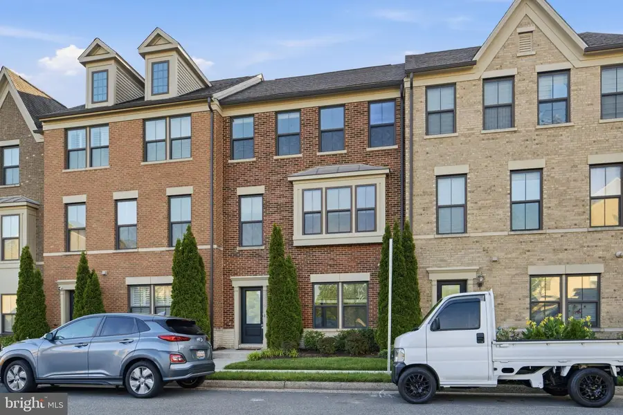 3714 Powell Ln, Falls Church, VA 22041 - #3