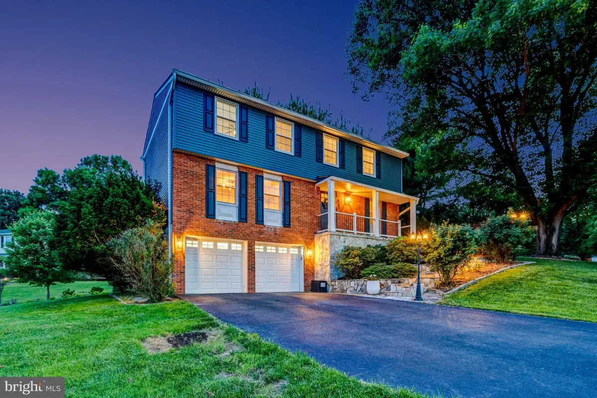 933 War Admiral St, Great Falls, VA 22066 - #1