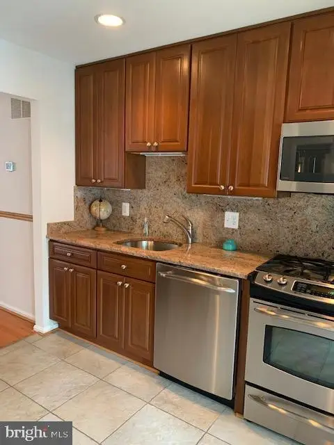 7416 Spring Tree Dr, Springfield, VA 22153 - #2