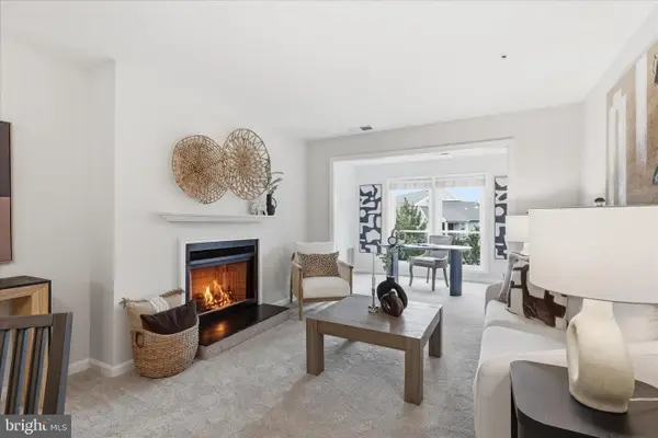3178 Summit Square Dr #3-d3, OAKTON, VA 22124