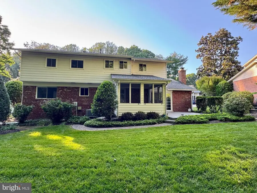 6117 Harmon Pl, Springfield, VA 22152 - #3