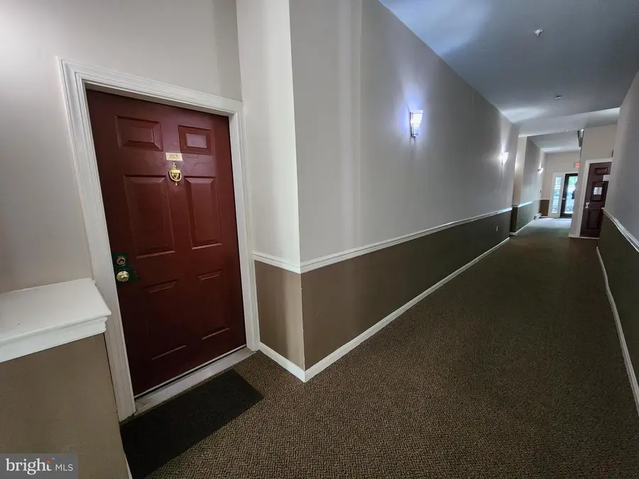 4137 Fountainside Ln #103, Fairfax, VA 22030 - #2