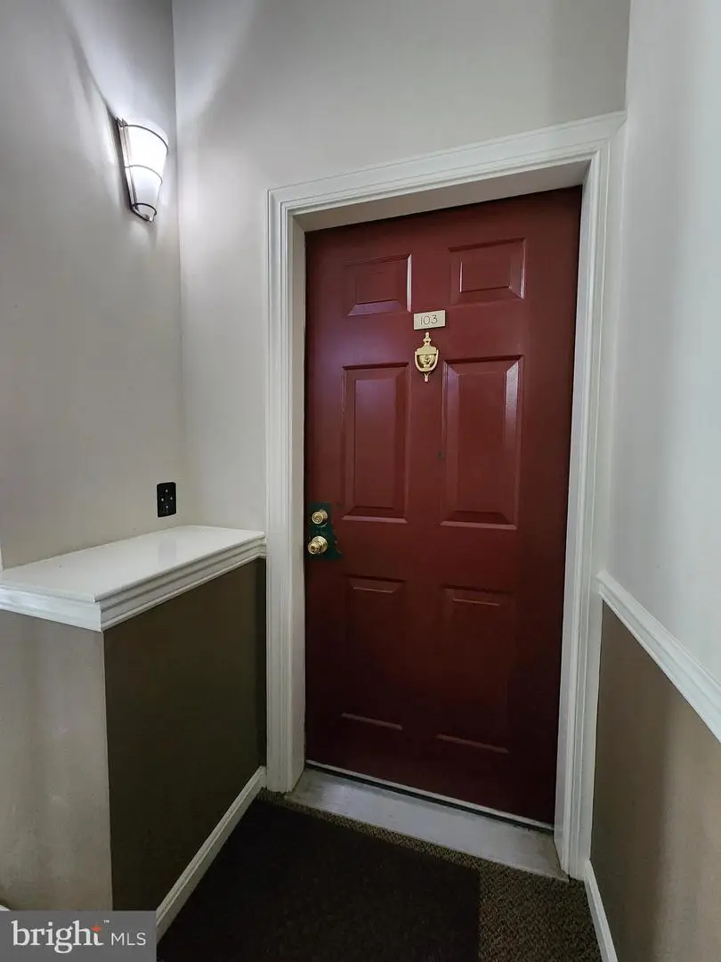 4137 Fountainside Ln #103, Fairfax, VA 22030 - #3