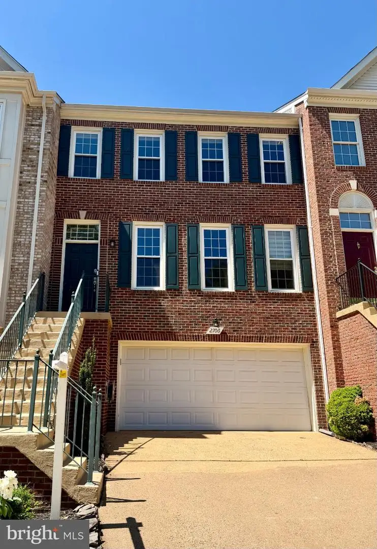 2706 Pembsly Dr, Vienna, VA 22181 - #1