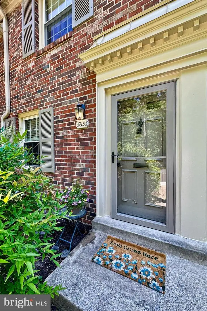 5833 Royal Ridge Dr #943, Springfield, VA 22152 - #1
