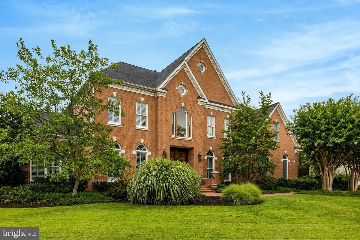 2006 Lord Fairfax Rd, Vienna, VA 22182 - #1