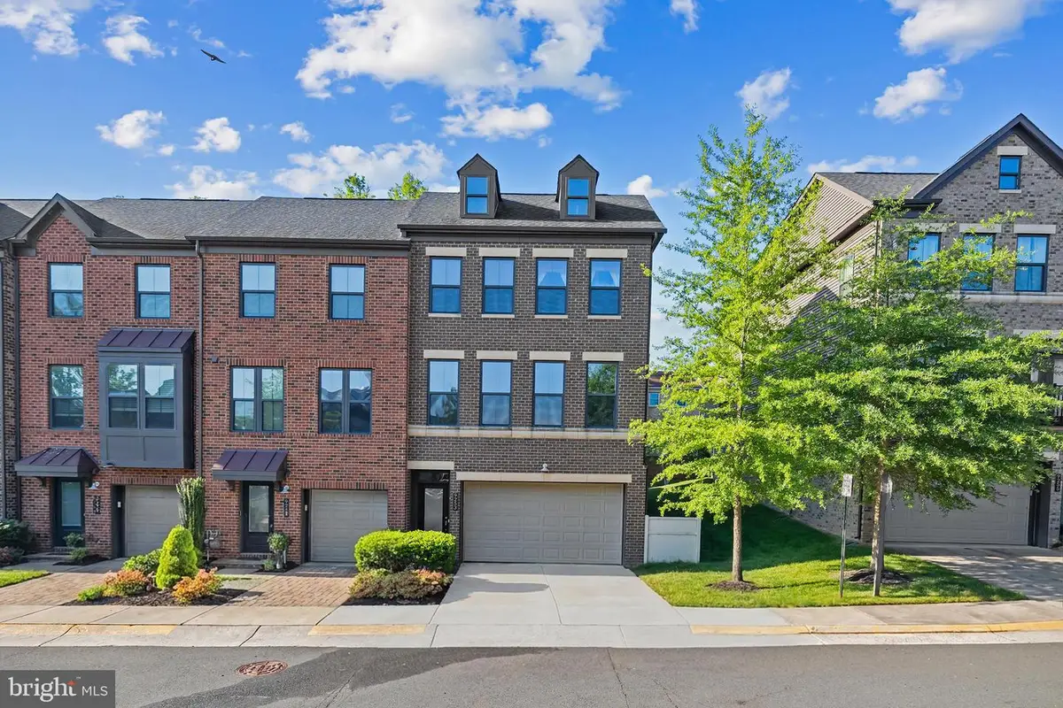 9253 Wood Violet Ct, Fairfax, VA 22031 - #1