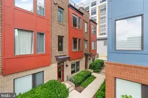 8319 Looking Glass Way, Fairfax, VA 22031 - #1