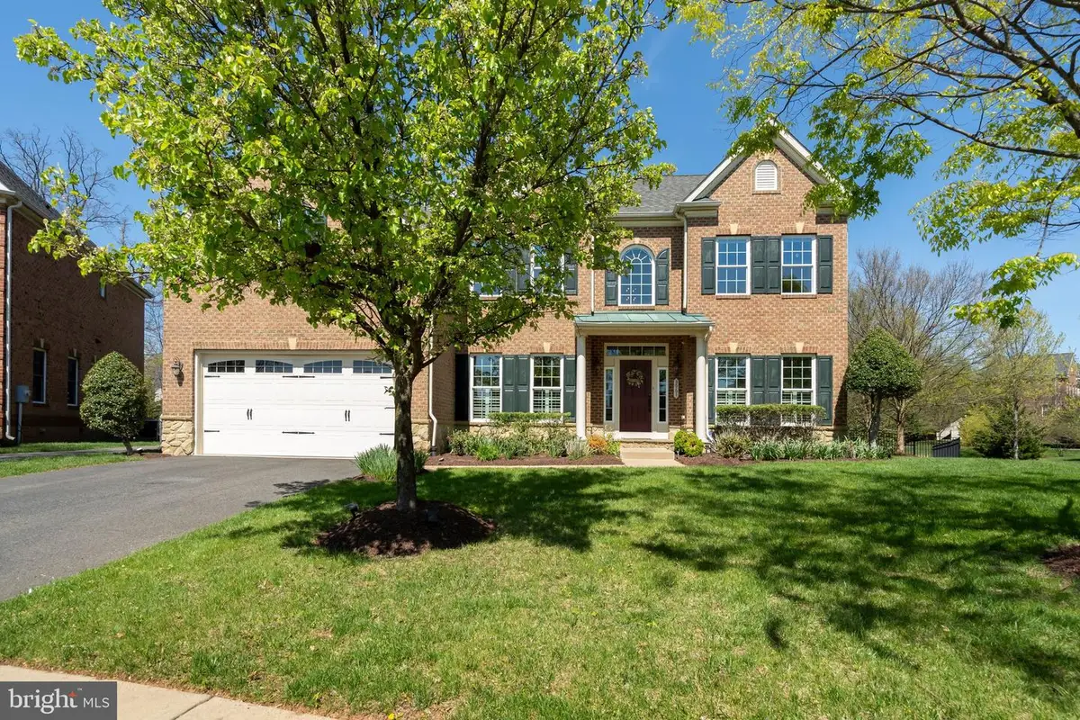 3961 Woodberry Meadow Dr, Fairfax, VA 22033 - #1