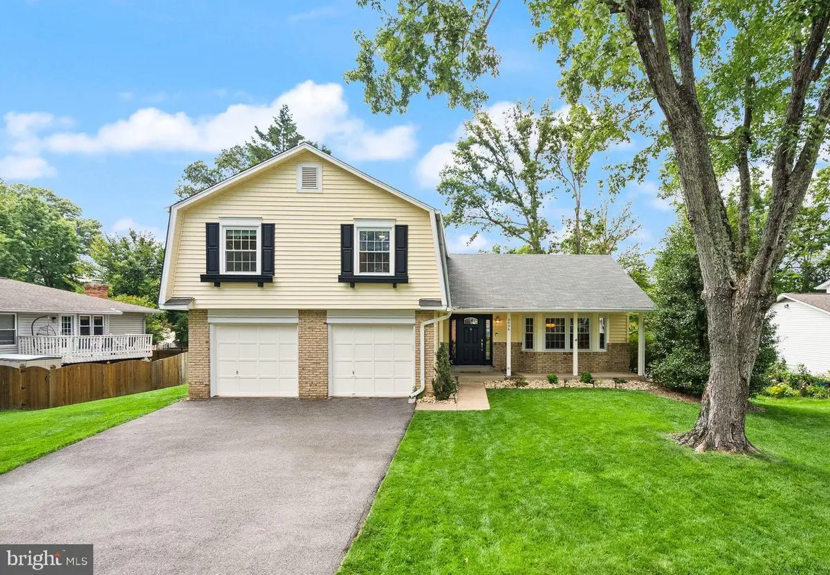 8906 Tailcoat Ct, Springfield, VA 22153 - #1